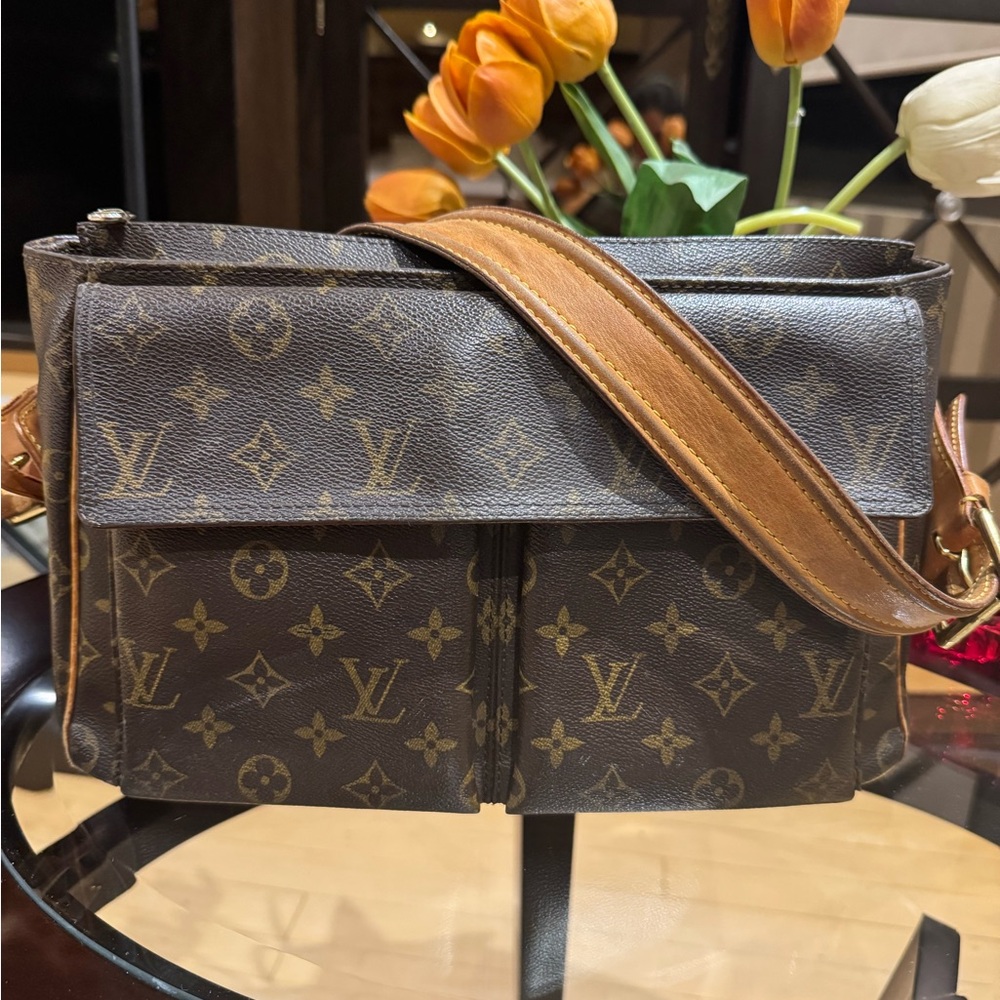 Louis Vuitton Viva Cite GM Flap Paris shoulder Bag Monogram
Brown